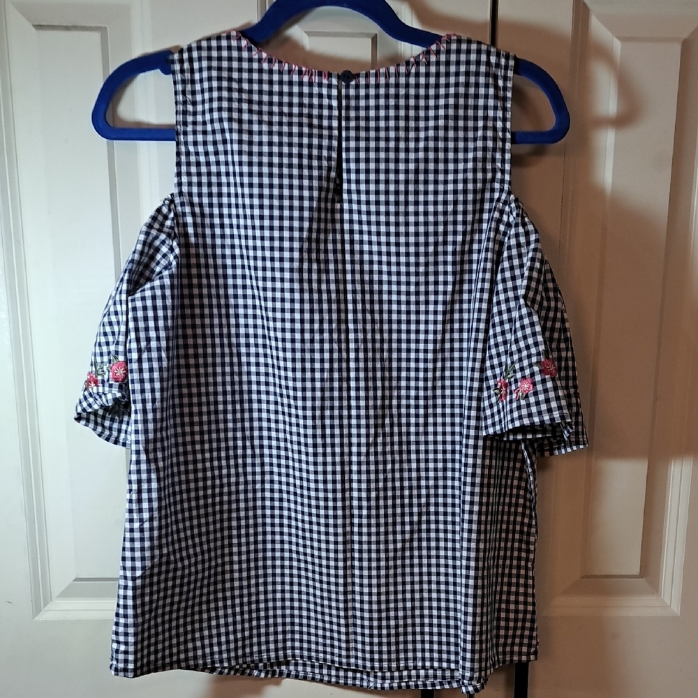 Cupio Womens Gingham Cold Shoulder Top - Black and Red - Picture 6 of 6